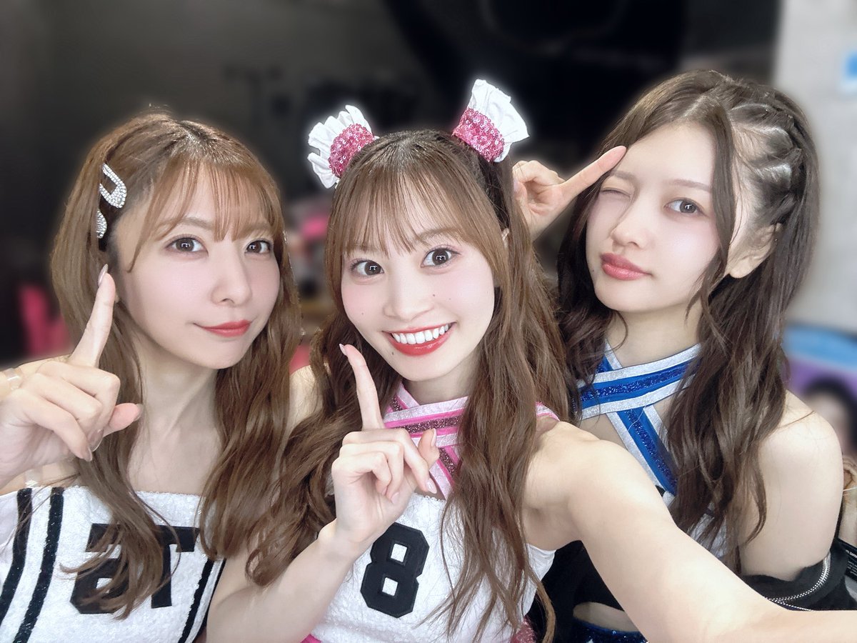 hana__kitamura's tweet photo. 本日2公演ありがとうございました🎤🎀

なるちゃんLAST定期公演ということで思い出
写真少し載せちゃう♡ALTへ…💭💚

赤坂での定期公演がスタートして1年2ヶ月間
私たちを育ててくれて着いてきてくれて
ANGELYのみんな心からありがとう🩷🪽😭  

次のステージ新宿へ行きましょう💪🏻🔥

#RoLuANGEL https://t.co/gHJ0H6VXCc