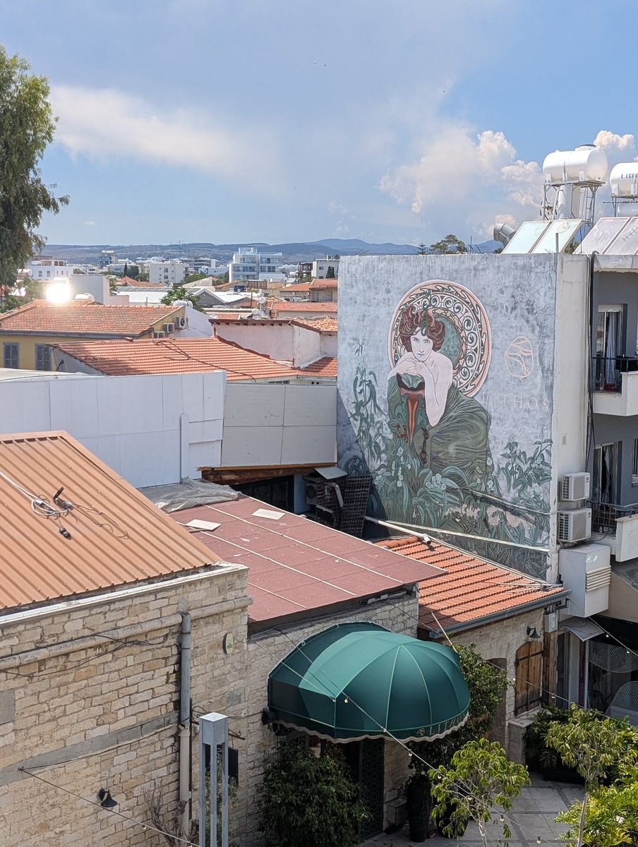 ppastosos's tweet photo. Vaya buena vibe que tiene Limassol. Yo que me la imaginaba un poco sumidero de turistas de crucero… para nada. Cierto que abundan los cafés modernikis lounge chill pero aún así todo tiene su personalidad. https://t.co/S1jQndKDzL
