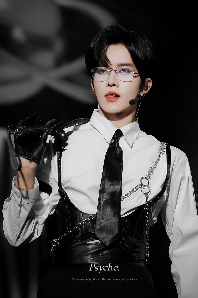 Jinelipuka's tweet photo. สุดยอดพีระมิด ที่สุดของห่วงโซ่อาหาร อภิมหาเมะ คือฮีเป็นมาก รู้วิธีเอาใจเราไปย่ำหยีสุด ๆ ดูทำเข้า ผมไม่ไหวหรอกพี่หวงซิง ช่วยด้วย🧎🏻‍♀️😭 https://t.co/THfH217Wjl
