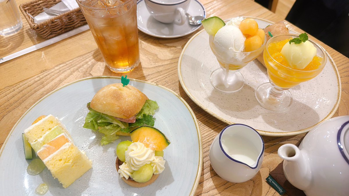 maina_onep's tweet photo. 越谷レイクタウンのクロスト初進出楽しかった✨
最近カードのことでしか遠出できない！😂

新しいデッキ入れるスリーブ買った(*ˊˋ*)
かっこいい系？リーダーだけど
敢えての可愛いキャロット𓂃𓂂ꕤ*.ﾟ https://t.co/EWLAJS4O8W