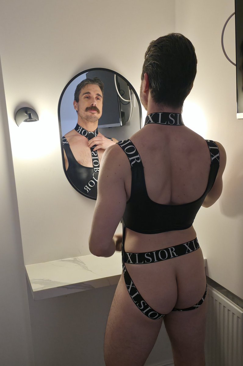 XlsiorFetish's tweet photo. @pup__scrappy getting ready for the weekend 

https://t.co/Yxli5yqiMr
#gaydaddy #sexyass #chudai #fetish #gogodancer https://t.co/7WyoWebofb