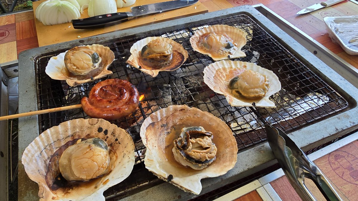 lightstone_blue's tweet photo. 前の会社のいつメンでBBQ🍖🔥
料理長のこの煮込み料理、会社で出したらアラカルトで何千円よ… https://t.co/4po9EpFwde
