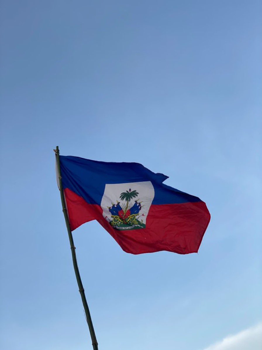 emergencepatrie's tweet photo. GRENADYE YO BITE, MEN YO P AP TONBE PASKE TOUT NASYON AN AP KANPE RÈD DÈYÈ YO. 
Nou se FYÈTE nasyon an!
Ann kontinye goumen pou fè kè peyi a kontan!
Grenadye alasoooooooooooo🇭🇹🟢🔴 https://t.co/slx3QXHNRy