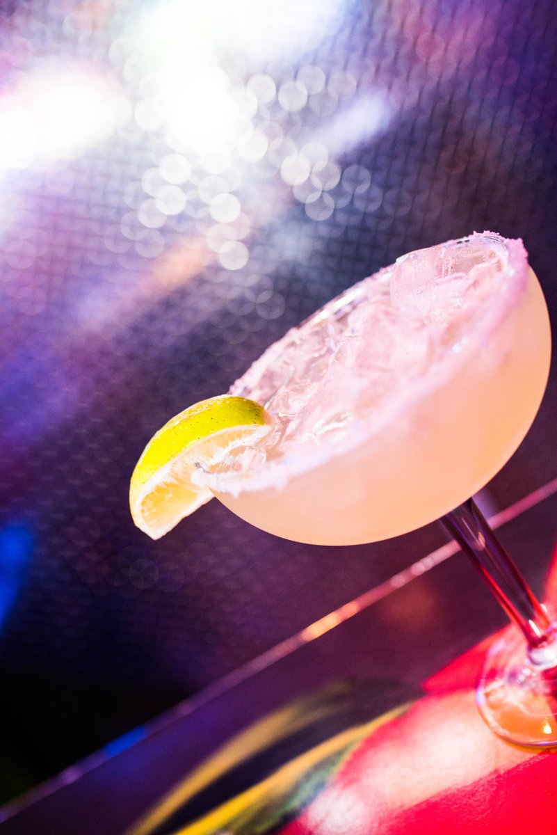 SpaceAliensMN's tweet photo. Earthlings, your perfect evening refreshment has officially landed. 🪐🔮

Bring your favorite co-pilots down to Space Aliens for an out-of-this-world drink! 🚀💥 https://t.co/q2u4FB5Yo3