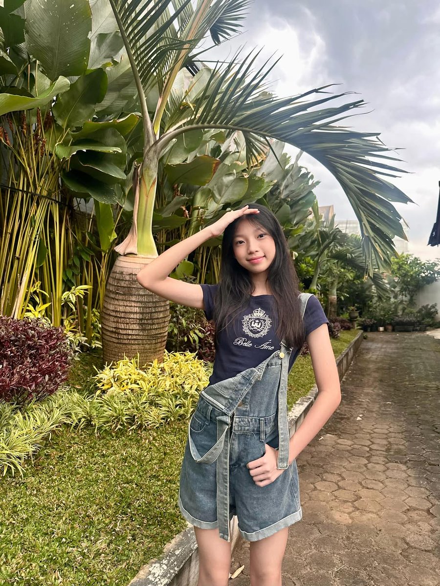 erensday's tweet photo. ini siapa sii? kok ckp bngttt🫵🏻😡 https://t.co/ds7elo3Fnu