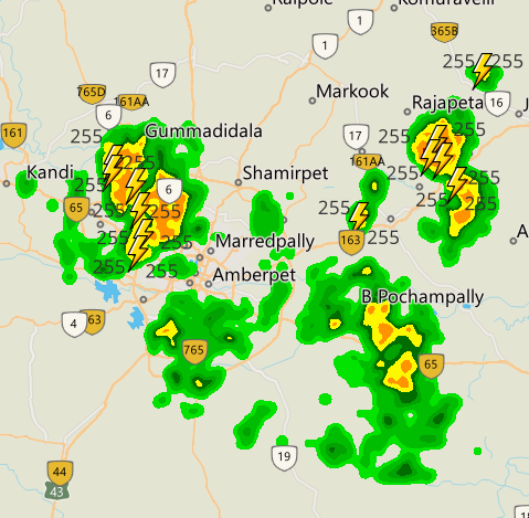 Hydrainwarnings's tweet photo. Scattered Moderate Thunderstorms over Yadadri- Bhongiri, Rangareddy, Medchal &amp; Jangaon to cover Siddipet, few areas of Hanmakonda next 2hrs while gradually weakening

Isolated Intense storms over Nizamabad, Nagarkurnool, Nalgonda, Wanaparthy will reduce in next few mins.. https://t.co/tIFvRbriDP