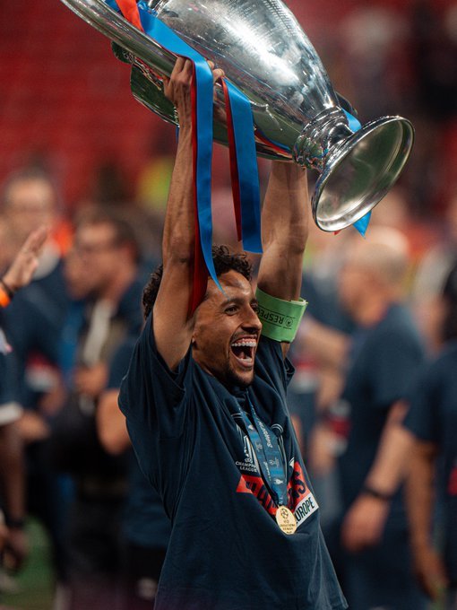 PSG_arab's tweet photo. مرّ أسبوع، لكن الذكريات ما زالت حيّة ❤️💙 https://t.co/aKS2eNZujX