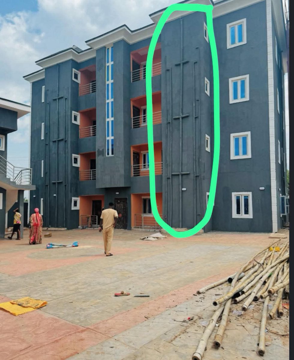 imran_services's tweet photo. There are better ways to hide pipes even without conduit plumbing system.

Pipes littering the approach view it’s wrong and can reduce the value of the structure and event rent cost 💔✍️

Get it right, a good design matters. https://t.co/m2jL5hyEOy