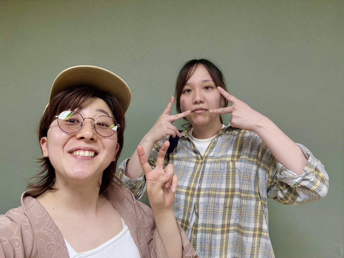 haruna20180303's tweet photo. でみとインプロ稽古してきました。ワークからシーンまで色々と、そしてお互いの近況や最近の思ってることをシェアしてました。
楽しくてあっという間、ユニットで同じ釜の飯をずっと食べてきた私たちです。
いつだってインプロしたら最高のパートナーになるんだなって思いました。またやろうね。いつもありがとう。