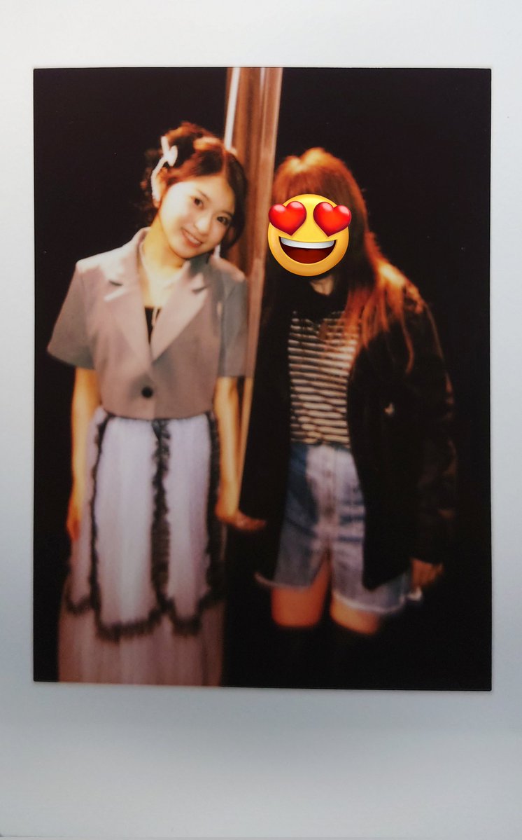 tomoca_cafe's tweet photo. 本日のおチェキさんたち✨
20260606＠ 新宿マーキュリー劇場
#まるぴ ちゃんと❣️

去年の生誕以来なので半年ぶり😳
2022年秋から まるちゃんとこには来させてもらってるけど、客層・客数ともに劇的に変わったなぁ😆
1stの「22」以来フォトブックは実は毎回めっちゃ楽しみにしてて今回も納得の出来🎉 https://t.co/OwWawtMctG