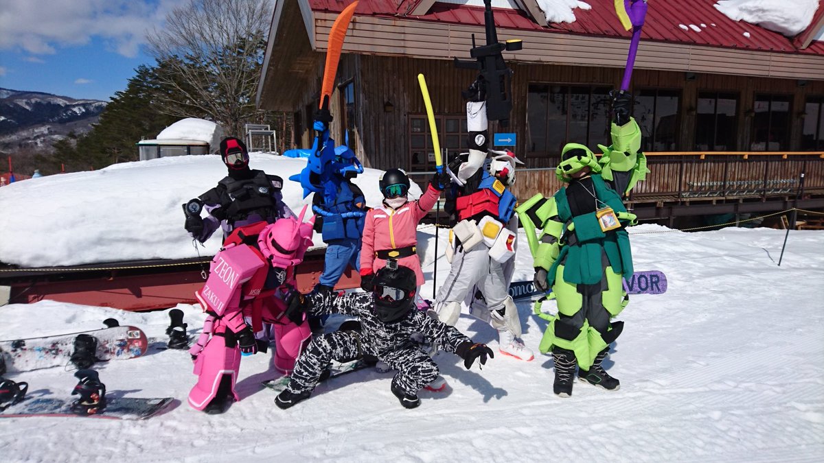 Dr3418's tweet photo. #GP隊
#生ガンダム
#ひるがの高原スキー場
ゲレンデにて初めて会った日😆 https://t.co/PApH188G7I