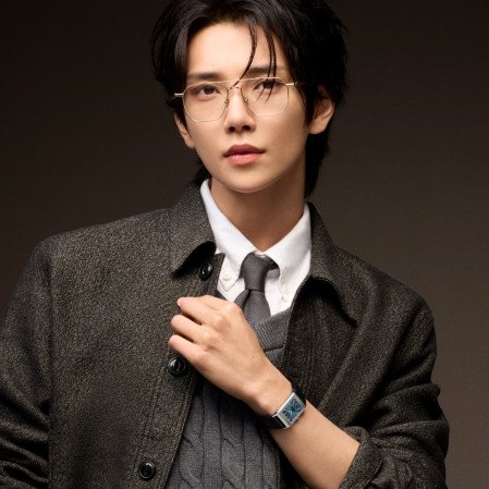 OneilyMusic's tweet photo. JOSHUA of SEVENTEEN has been named a Friend of the House for Jaeger-LeCoultre.

He becomes the first K-pop artist to take on the role. https://t.co/vHT8ffjrts