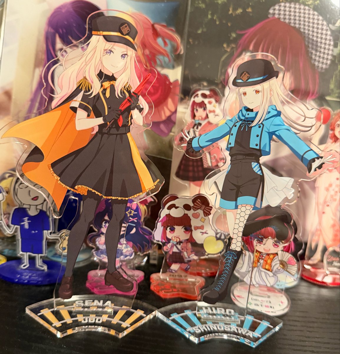 boss_k's tweet photo. 色々タスクをこなした。
メガネを受け取る、革靴の受注会を見に行く、馬券保存用のカード入れを買う、ボタン電池を捨てる、たまたま遭遇した野生の学マスちゃん達のアクスタを衝動買いする☺️ https://t.co/WH37OQpS6O