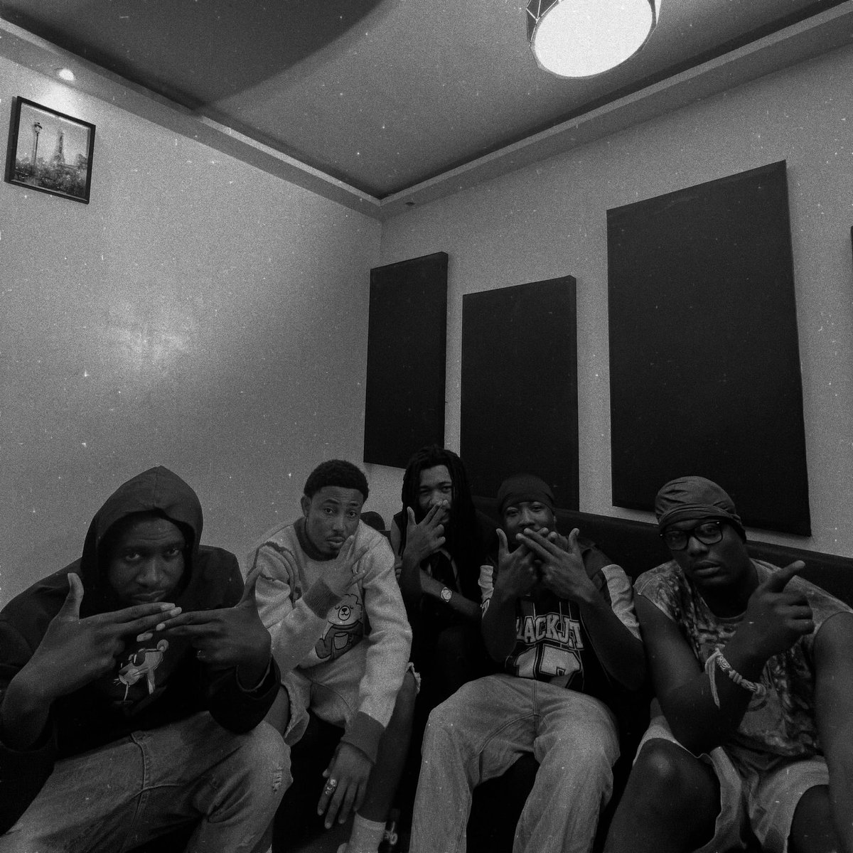 Nicklekay_'s tweet photo. Roll It II w/ @kwesidavgallaxy x Stepcoin  x Karisman x @thelalaboy_ x @rhadybwoy1 OUT NOW 🦍 

🎹: @FoxBeat_ 
M&amp;M: @Caafui_Madeit 

https://t.co/2OLpeS0FyV

#rollit #goodvibes #ghanamusic https://t.co/uY6IqmKTSu
