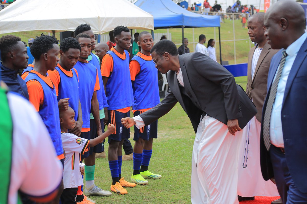 BugandaKingdom_'s tweet photo. Empaka z'Ebika by'Abaganda.

Embeera nga bweri mu kisaawe e Wankulukuku, Kamalabyonna Charles Peter Mayiga atuuse aggalewo empaka z'omwaka guno. Awerekeddwako, Ssaabawolereza Oweek Christopher Bwanika, Oweek Ssaalongo Robert Sserwanga, Oweek Noah Kiyimba, Oweek Israel Kazibwe Kitooke, Oweek Joseph Kawuki, Oweek Dr. Anthony Wamala, Oweek Hajji Amisi Kakomo Mukasa, Omukubiriza w’Olukiiko lw’Abataka Omutaka Namwama Augustine Kizito Mutumba. N'abalala. 

Emmamba ettunka n'Enkima mu guggalawo.