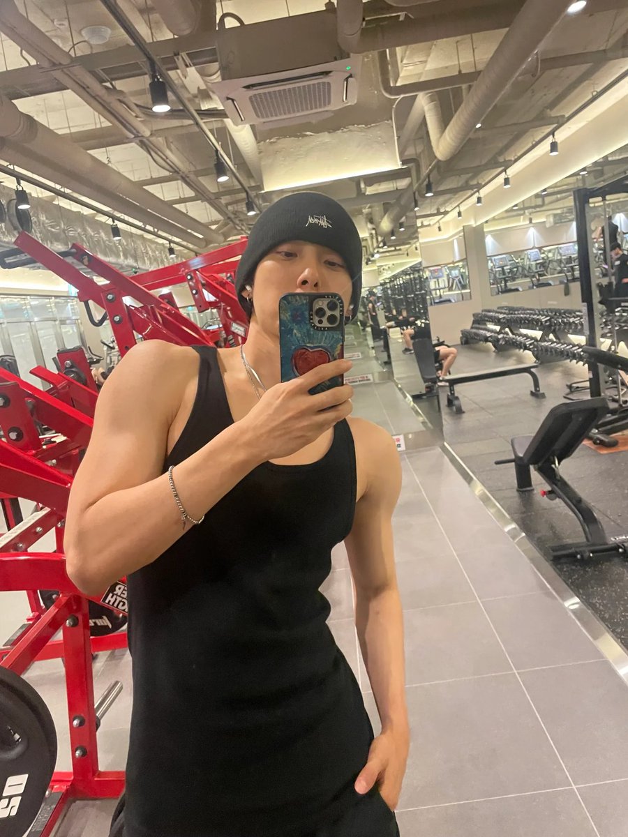 junacegiif's tweet photo. hellooo sir 😊 JUNHEE https://t.co/YWuPjBT5qz