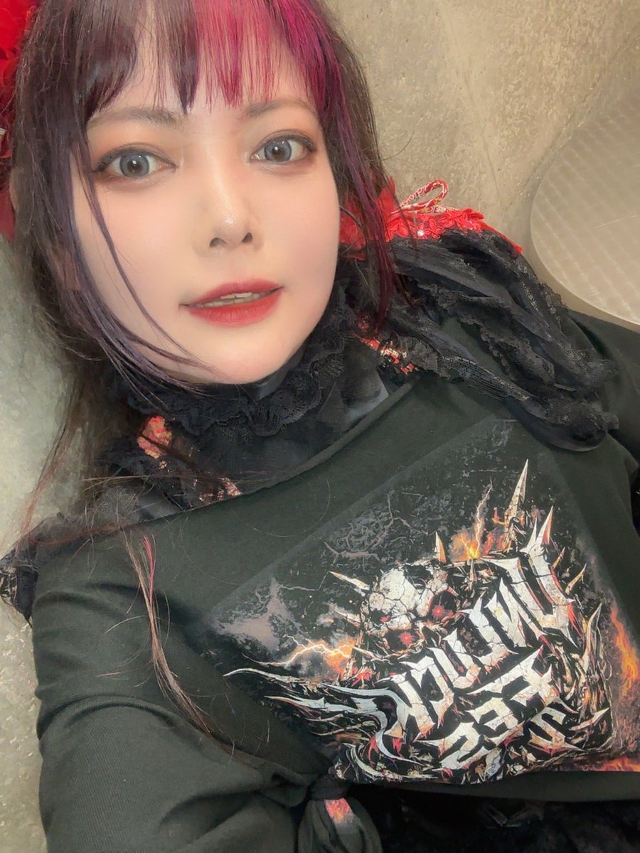 Jill_violin's tweet photo. あんきもフェスありがとうございましたーーーー！！！🔥🔥🔥
久々のUnholy Orpheus、新譜から往年の名曲までのUnlucky Morpheus
それぞれぶちかまさせて頂きました🎻🎻
出演して下さったバンドの皆様もありがとうございました✨✨✨
#UnluckyMorpheus
#あんきも https://t.co/Kmlqzi7ugJ