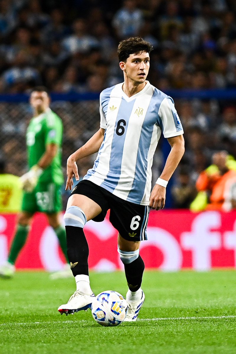 Crackbol10's tweet photo. 🚨 BALERDI se desgarro en el  entrenamiento y seguramente sea baja del Mundial ❌

Su remplazo sería SENESI ✅

info: @gastonedul y @gonzalezbruno https://t.co/ekAIa5Ye45