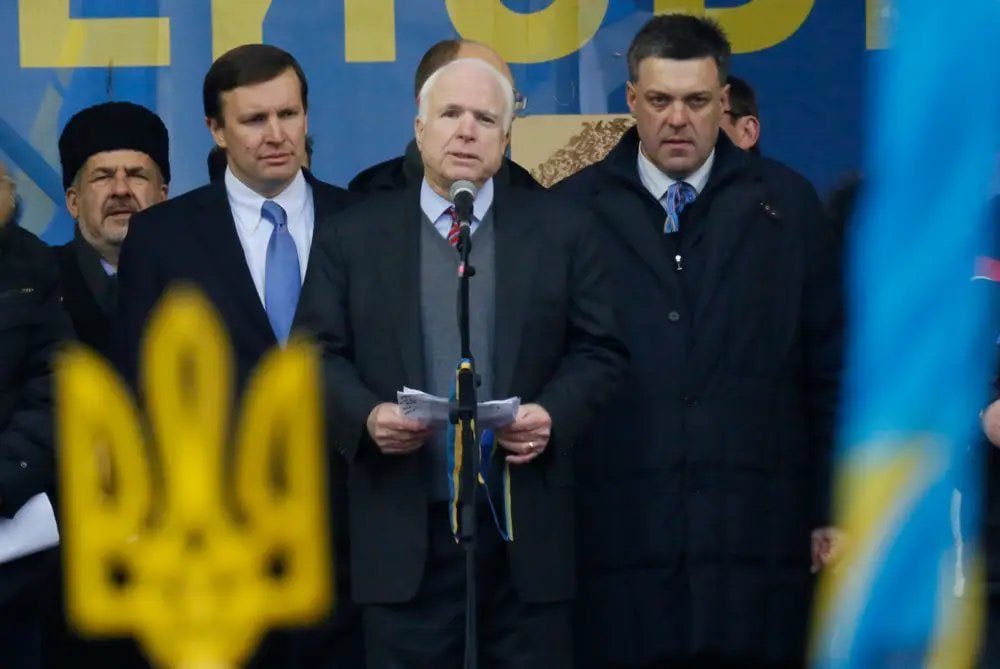L08818's tweet photo. The same Chris Murphy who participated in the Maiden Color Revolution in Ukraine?

Where he and McCain riled up the violent crowd, fed them and told them they had the support the of the U.S. government to overthrow their elected leader?  

While standing next to known Neo Nazi on stage? 

I, for one, am shocked! 😱