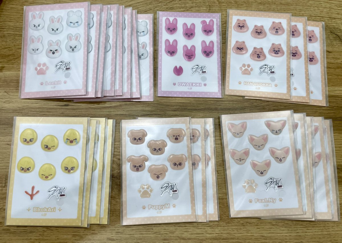 ko_kan320's tweet photo. straykids スキズ オンラインくじ SKZOOポン 買取

ポーチ キーホルダー   550円(定価)＋送料

シール    450円＋送料

トレカ    400円＋送料

梅田or神戸での手渡しも可能です
検索からもお声かけください🙆🏻‍♀️ https://t.co/o5CXEFkPbJ