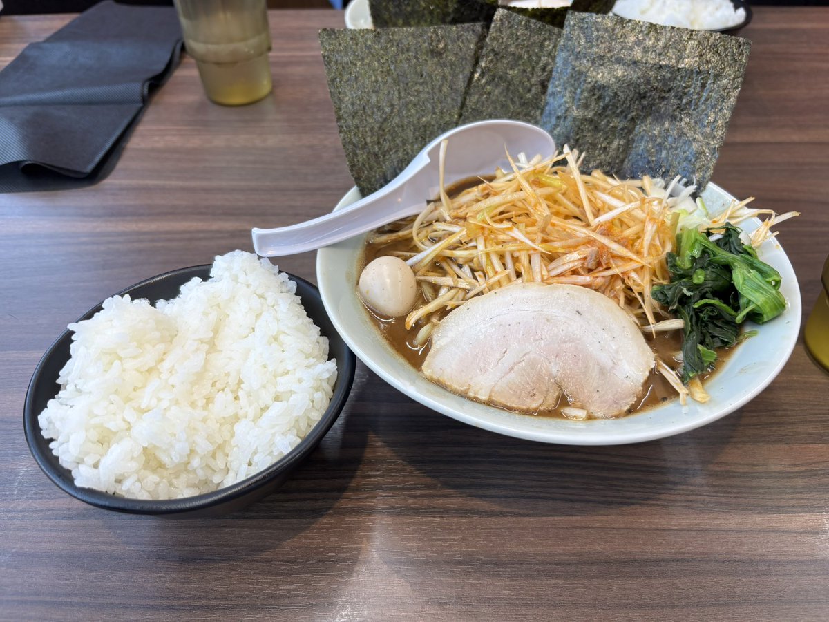 Mathgaki79's tweet photo. 母校の数学の先生とご飯食べてながら人生というものを考えてました https://t.co/iEe5qsNMP3