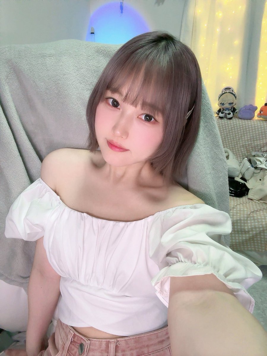 yuazzing's tweet photo. Live on✨️ https://t.co/FrJhSVh0Ot