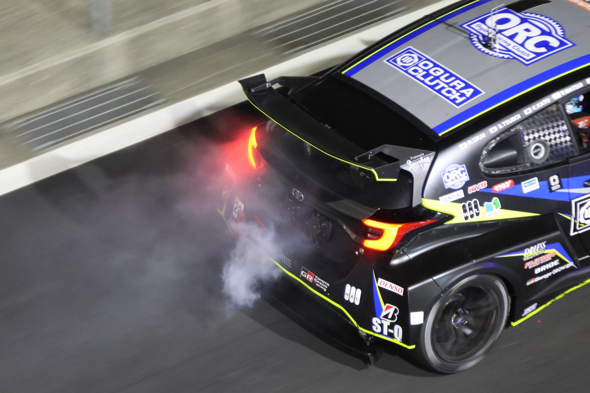 defD11's tweet photo. 28号車、ミッドシップのヤリス出火の瞬間。
#富士24時間 #Fuji24h #S耐 #スーパー耐久 https://t.co/MoNq14eIFl