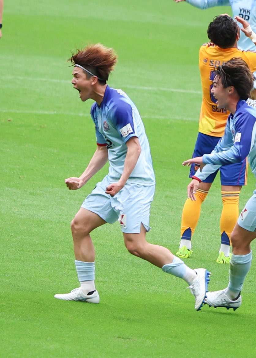 junneo0924's tweet photo. 2026/06/06
J2.J3 百年構想リーグ プレイオフラウンド第2戦
ベガルタ仙台 VS #カターレ富山
深澤壯太 選手
(@fsota0320)
土壇場の後半アディショナルタイムに同点のヘディングシュートを炸裂させ喜びを爆発させる深澤選手🔥
#深澤壯太
#NoLimits
#ポートレート
#portrait
#キリトリセカイ https://t.co/Gm5n4CZUrS