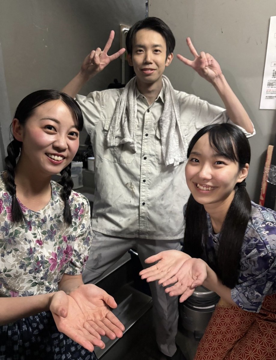 koshiro_____'s tweet photo. #フラガール26

妹の

桃子役、福泉理紗さん。
爆発力の塊

梅子役、古田小桜さん。
ギャップの波

2人の踊る覚悟に、毎日裏で1人泣いてたりします...。フラを常にスマイルで踊り切る2人、ほんとに素敵です。

早いもので明日が千秋楽
明日も全力投球 https://t.co/F85465kanQ