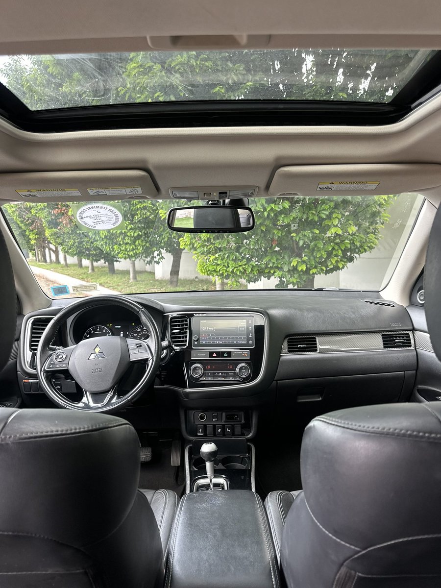 FrankDoe101's tweet photo. 2019 Mitsubishi Outlander SEL 🚘
PRICE — 255k p3 😄

✅ 2.4L Engine ✅ 68,000 Miles
✅ Keyless Entry & Push Start
✅ Touchscreen Infotainment System
✅ Rear View Camera
✅ Premium Leather Interior
✅ 3rd Row Seating (7-Seater)
✅ Spacious Cabin

Clean inside and out. Ready to drive home today.
📲 WhatsApp number in bio.
#YourCarGuy 🚘🕺🏽