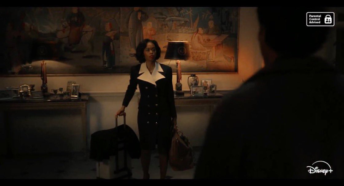 talkinggrimes's tweet photo. and when this scene is her packing up to go back to the us, declan stops her and confesses his love. https://t.co/a3a8EhAKYZ