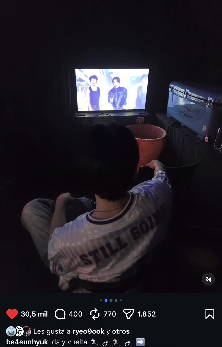 ELFShani's tweet photo. HyukJae posteó en IG como monitoreaba a DongHae cuando lo visitó.😭
Adicional,la maquillista estaba con él en la venue de su show y tiene una credencial del concierto de 🐶.Quiere decir que 🐰 no necesariamente fue al concierto de 🐶 solo por maquillarse como dicen unas por ahí. https://t.co/06vn5XVhMu