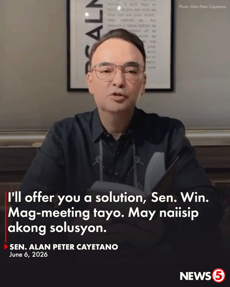 News5PH's tweet photo. 'HUMANAP TAYO NG SOLUSYON KUNG SINO ANG TUNAY NA SENATE PRESIDENT'

Nais ni Sen. Alan Peter Cayetano na makipagpulong kay Sen. Win Gatchalian upang mapag-usapan at masolusyunan ang isyu sa pagpapalit ng liderato sa Senado.

"'Yung tatlong libro na hawak ko (Senate rules, Constitution, Bible), nagsasabing 'yung legitimate Senate President 'yung nahalal ng 13," giit ni Cayetano sa kaniyang Facebook live ngayong Sabado, June 6.