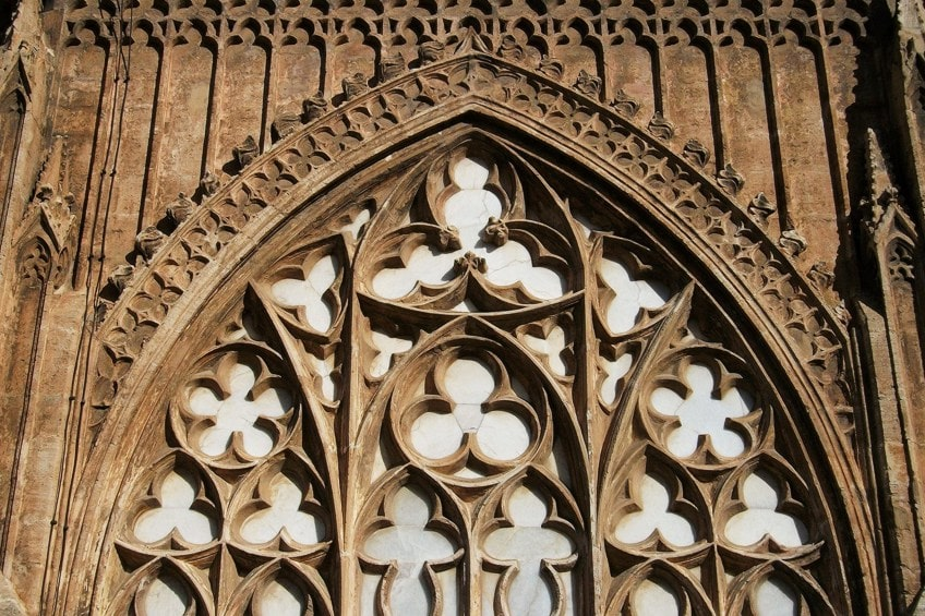 ArkaSerezh's tweet photo. Every generation before the 20th century carved ornament into their buildings as a matter of course.

One generation decided to stop: They removed it from schools, from practice, and from the entire profession.

The only generation in history whose buildings nobody wants to live near...