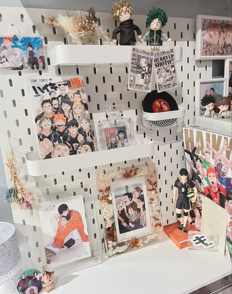 asa_tk_tk's tweet photo. 横にもサイズ違いのボード置いた💓

引き算したいのにできなくて結局てんこ盛りディスプレイになってしまう…😂 https://t.co/rmkTQwIfqR