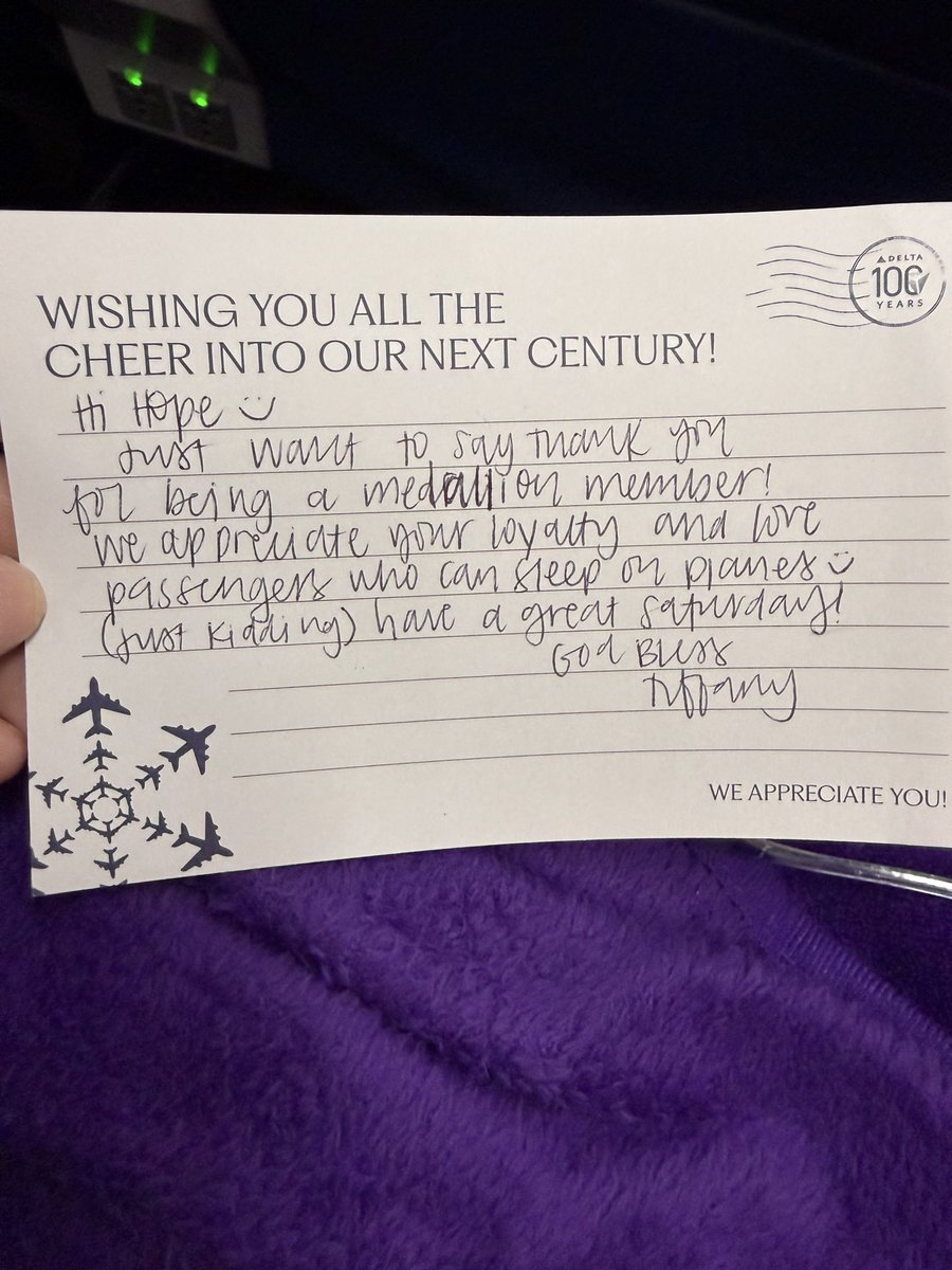 HopeKopp1's tweet photo. Huge thank you to Delta’s flight attendant on Flight 2219 this morning who left me this note.   Made my day!!  Hand written and very genuine!  Let’s make this go viral for her please! https://t.co/SDHWfNFlN3