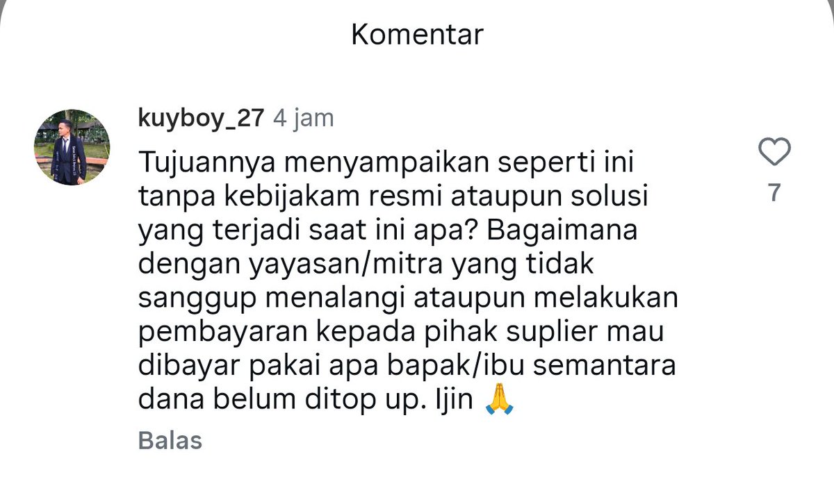 menuembegejelek's tweet photo. JUST IN: Ada ribut-ribut dan polemik di unggahan instagram resmi bege'en. Bege'en tiba-tiba melakukan penyangkalan perihal narasi penghentian sementara aliran dana untuk program embege.

Di sisi lain, di kolom komentar ramai protes bahwa hingga malam ini, dana dari bege'en ke tiap kubangan lumpur belum kunjung cair.

Gimana nasib kubangan-kubangan lumpur (SPPG) di daerahmu? Apakah ada info perihal belum menerima dana dari pusat?

Mari ikuti dan simak polemik ini hingga malam Senin.