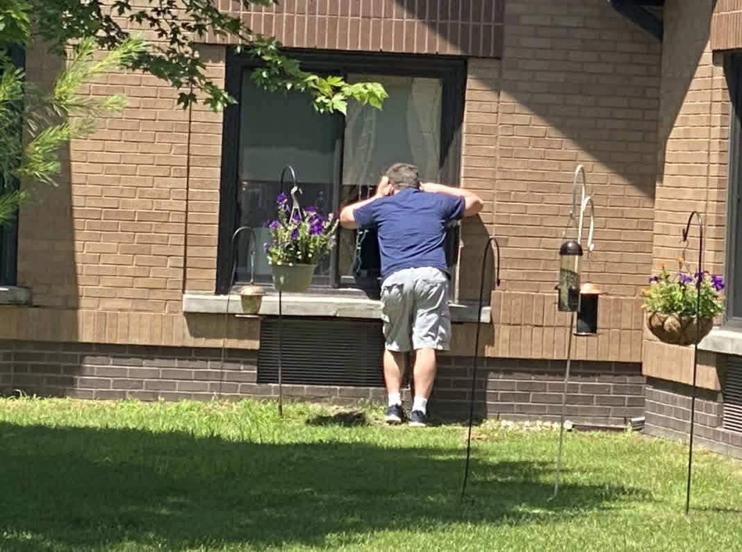 DaveBondyTV's tweet photo. Six years ago, this is how I had to visit my mom in assisted living. We can never allow this to happen again. https://t.co/AZU21ZRp1O