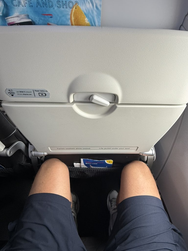 CamelPhat's tweet photo. .@British_Airways your business class in Europe is a myth!!! https://t.co/xTtXhx7zhD