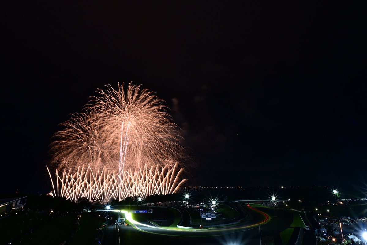 01__official's tweet photo. ナイトセッション🌙🎆
#TEAMZEROONE #青山学院自動車部 #25号車 #8号車 https://t.co/fN6GTfsVoB