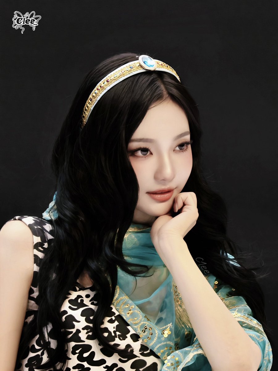 C1ee_Ning1023's tweet photo. 260606 EL fansign🧞‍♂️

#NINGNING #닝닝 #宁宁 #宁艺卓 
#aespa  #에스파  #ニンニン https://t.co/d2cx1q0zEu