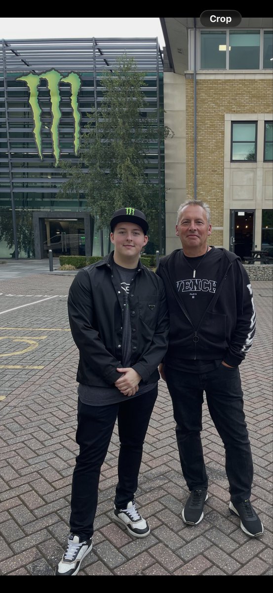Fifakill_'s tweet photo. 10 year resub from my dad. 

He started this whole journey from gaming with me when I was a kid, to then building me a shed, to then literally creating my twitch account and encouraging me to stream. 

Thank you for always believing in me against the odds. 

My goat ❤️ https://t.co/MvaZrp4rI1