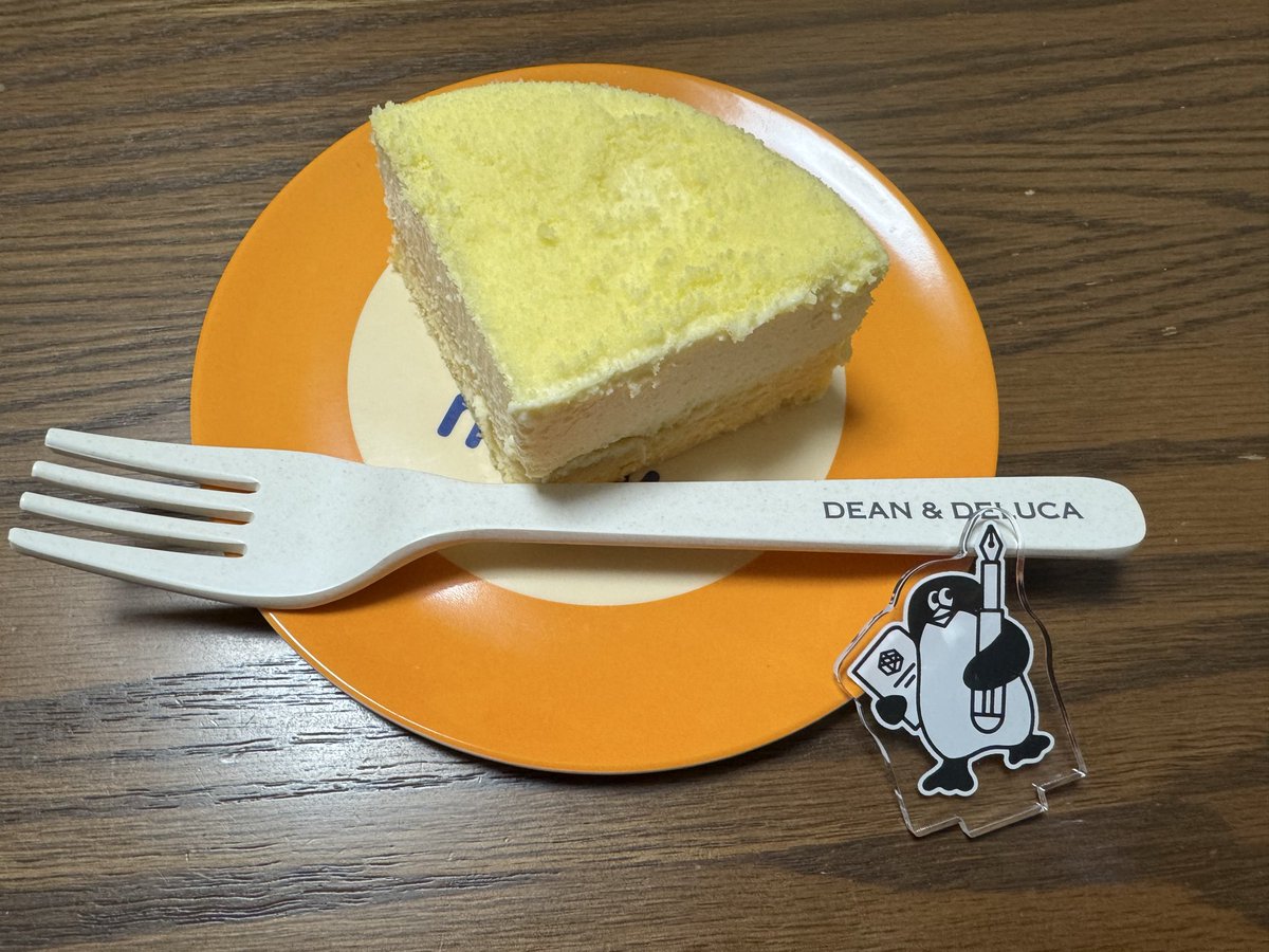 UxlgAj's tweet photo. 記念のケーキ😲✨

ドゥーブルフロマージュだよ！😲

#ぴーたーくんと一緒
#ダイアログノート https://t.co/mYTz8he3Un