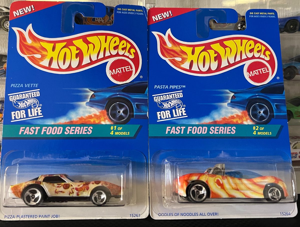 187arar's tweet photo. 1996 FAST FOOD SERIES #1～4
が揃いました🛞🔥
どうやらカードバリがあるみたいで、同封のPIZZA VETTEはカードのハチマキに車の名前がはいってた_✍🏻
それにしても最高すぎるキャストとデザイン😂👍
これぞUSA🇺🇸
 #Hotwheels #ホットウィール
 #FASTFOODSERIES https://t.co/I0e2Kv0dBE