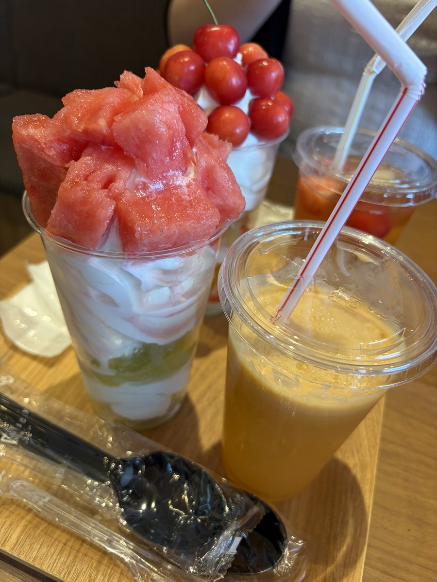 hglca5's tweet photo. 遊び倒した　フルーツサンド今食べたけど美味すぎる…… https://t.co/cLBRebTX4q