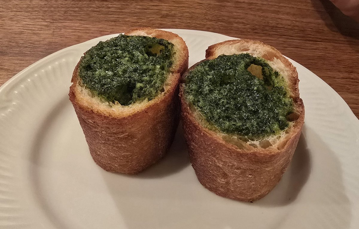 currymemorandum's tweet photo. 知人のおすすめで、素敵な洋食屋さんにいきました。どれもとぉっても美味しかったです
#洋食レストラン
#緑黄色野菜のこだわりサラダ
#自家製林檎ドレッシング
#海老クリームコロッケ
#モッツァレラチーズいりメンチカツ
#ガーリックトースト
#Sakuragrill
#南千里駅 https://t.co/U9kKwJrg64