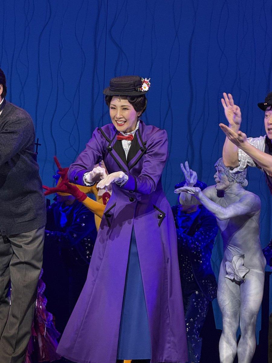 cocofavorite's tweet photo. 我ながらいい写真撮れたな〜ってにまにましちゃう☺️
東京公演しょっぱい席ばっかりだったのは今日のためだったんですね！もう〜🫶焦らし上手！

終わっちゃったのは寂しいけど、まだ涙出てくるけど！大阪遠征さいっっこうのホリデーになりました🌸

#メリーポピンズ https://t.co/vA6yhk3vxl