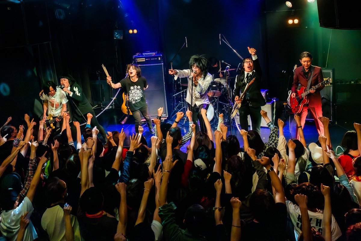 soong_kohey's tweet photo. ツアー二日目は高円寺HIGHで灼熱のソールドアウト公演でした！

旅は次回12日(金)京都磔磔編へと続きまっせ！

photo by @ARBKIDS https://t.co/rWeYNvAu59