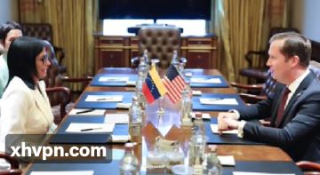 homeroboscan's tweet photo. Quien iba a creerlo...El destino de Venezuela se está decidiendo en la lejana India...Delcy Rodríguez, en Nueva Delhi, y María Corina Machado, en Noruega, negocian un acuerdo para elecciones presidenciales en Venezuela este año...Como intermediario actúa el Embajador de Estados Unidos en la India, Sergio Gor, por orden expresa del Presidente Trump y Marco Rubio...Ya hasta se habla de fecha para esos comicios...Noviembre de 2026, dentro de 5 meses..."Cosas veredes, Sancho", diría Don Quijote.