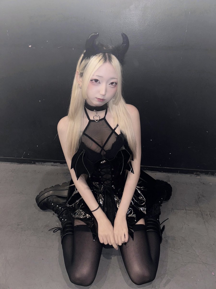 HTLM_You's tweet photo. 26 / 6 / 5 ˚₊·—̳͟͞͞♥ ( ALT ) 

デビルじゃないもん!

나한테 홀려라 ~

NEXT ꔛ 6/8 오늘도 아이돌 vol.33 https://t.co/bPjjHlYQPj